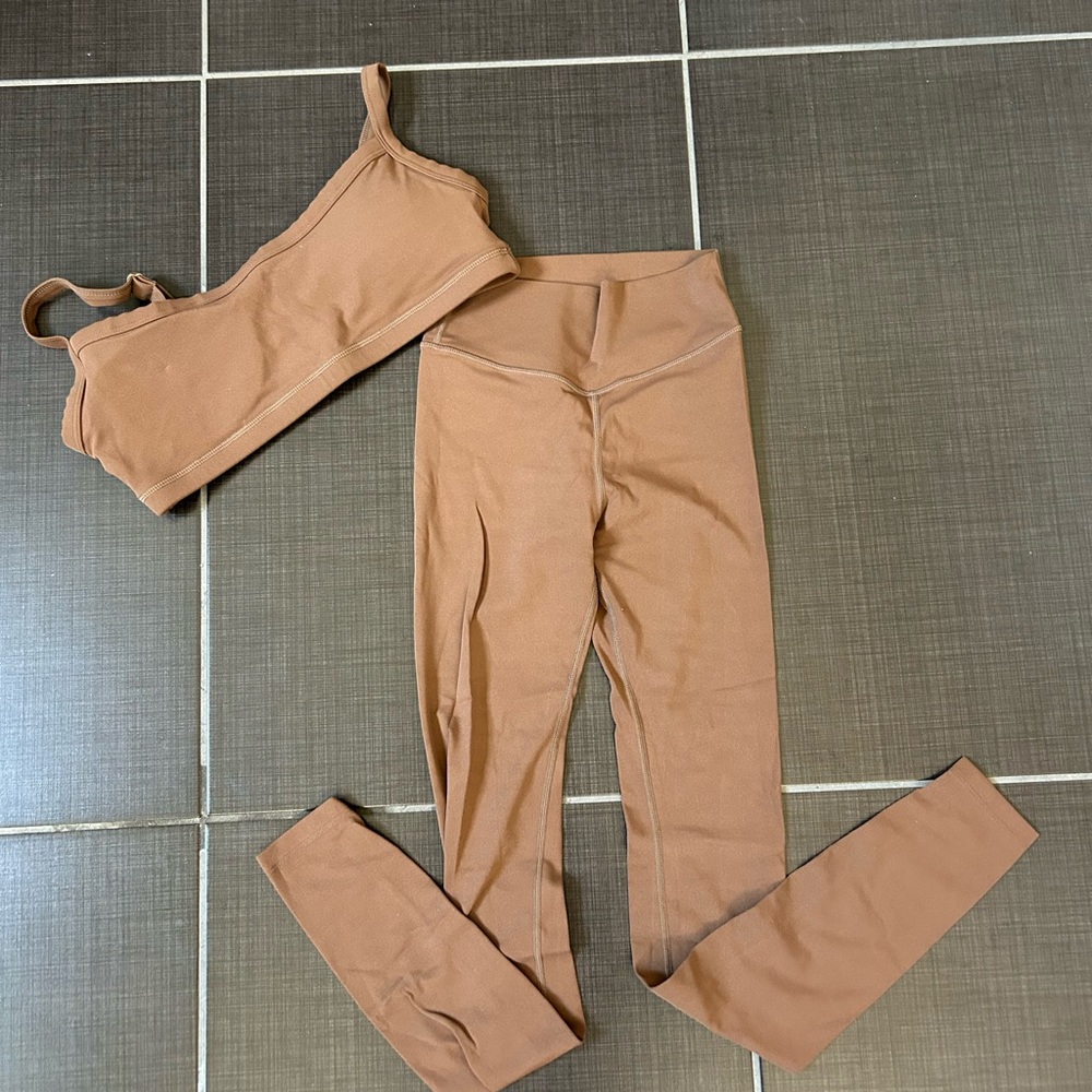 FORM leggings, teddy color- small bottom